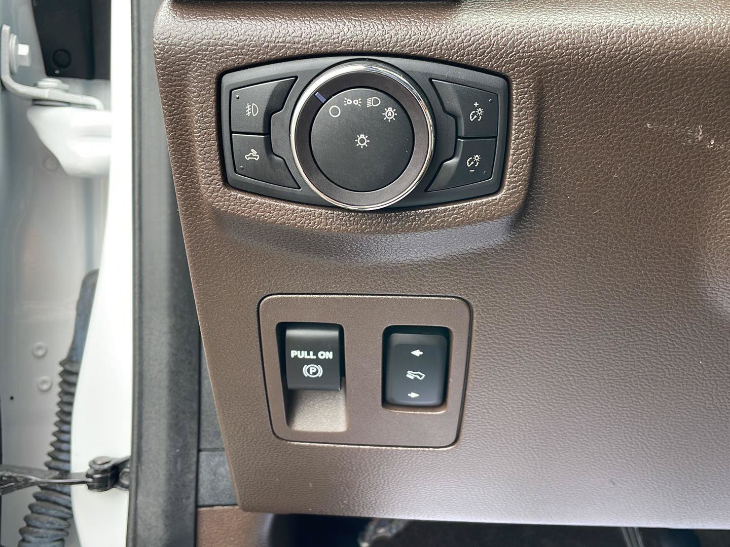 Used 2019 Ford F150 King Ranch w/ Equipment Group 601A Luxury AWD/4WD image 13