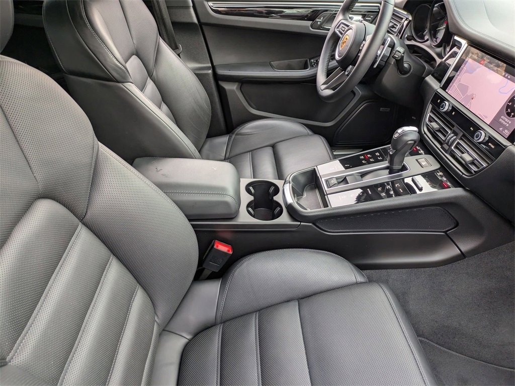 Used 2022 Porsche Macan S image 35