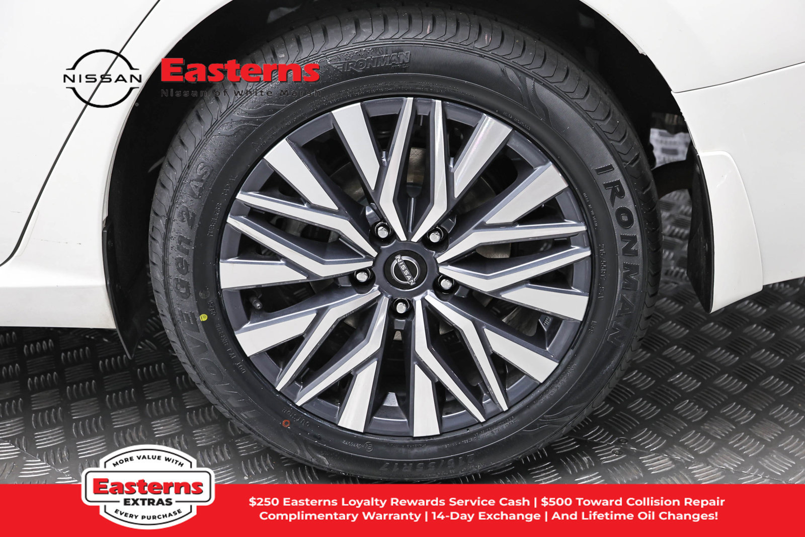 Used 2023 Nissan Altima 2.5 SV w/ SV Premium Package AWD/4WD image 8
