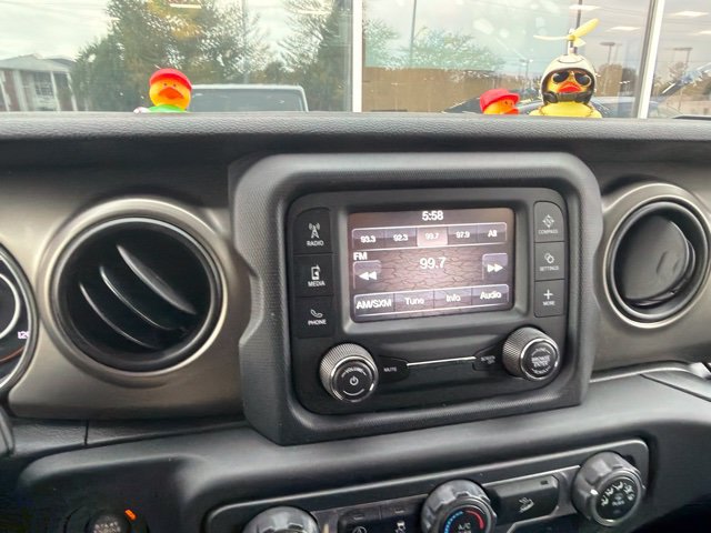 Used 2019 Jeep Wrangler Unlimited Sport S AWD/4WD image 4