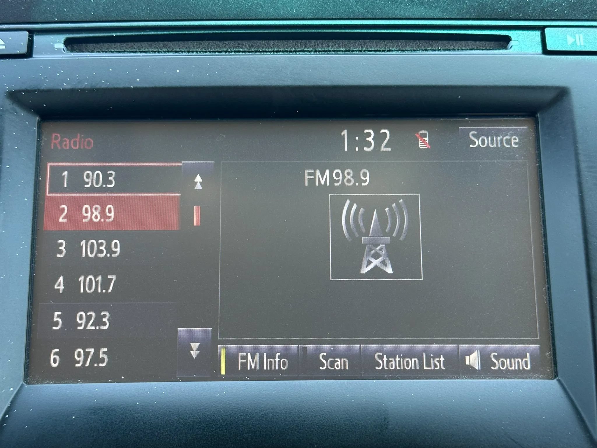 Used 2016 Toyota Camry SE FWD image 30