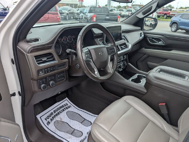 Used 2021 Chevrolet Suburban Z71 w/ Z71 Signature Package AWD/4WD image 13