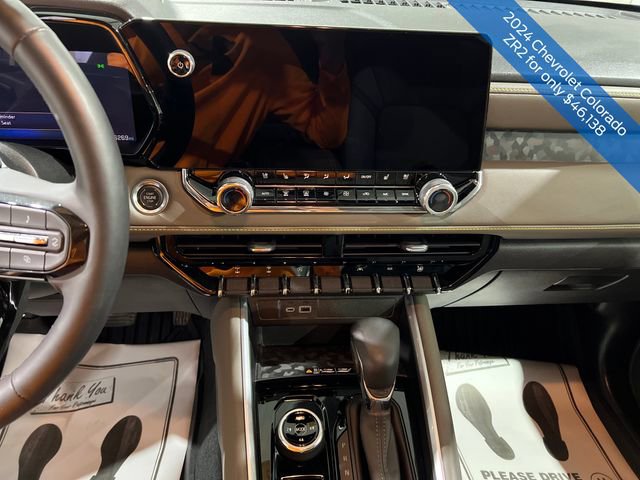 Used 2024 Chevrolet Colorado ZR2 w/ ZR2 Convenience Package III image 18