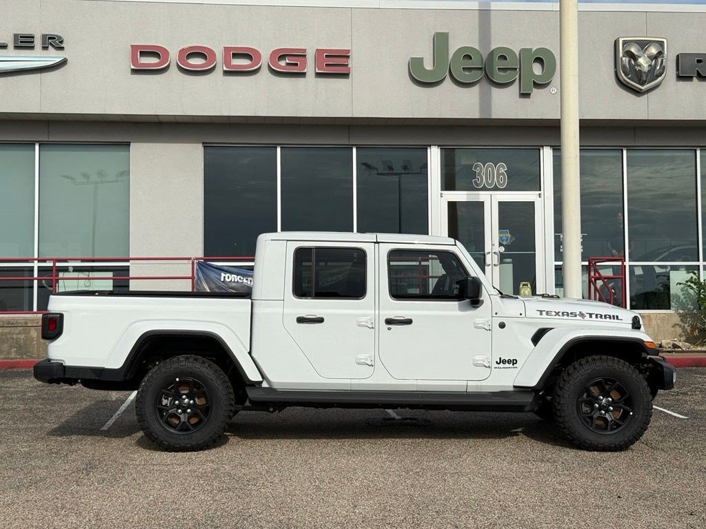 New 2026 Jeep Gladiator Sport AWD/4WD image 3