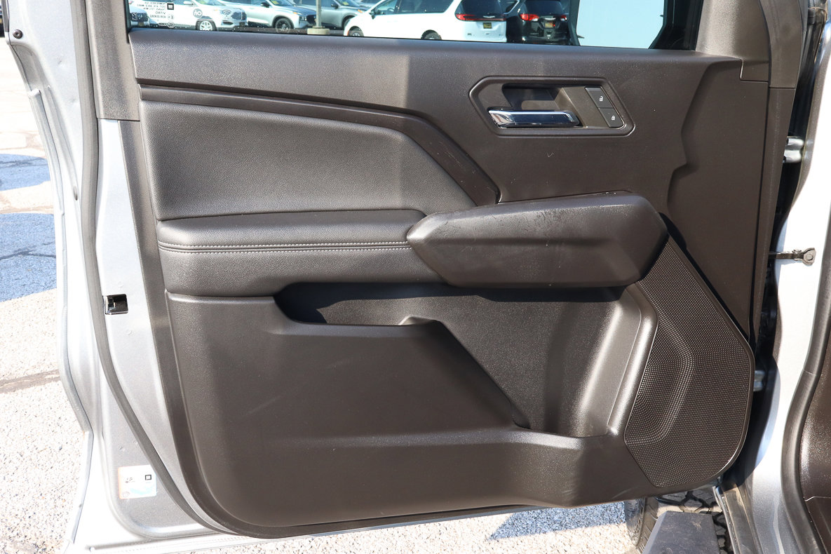 Used 2023 Chevrolet Colorado LT w/ LT Convenience Package II image 18