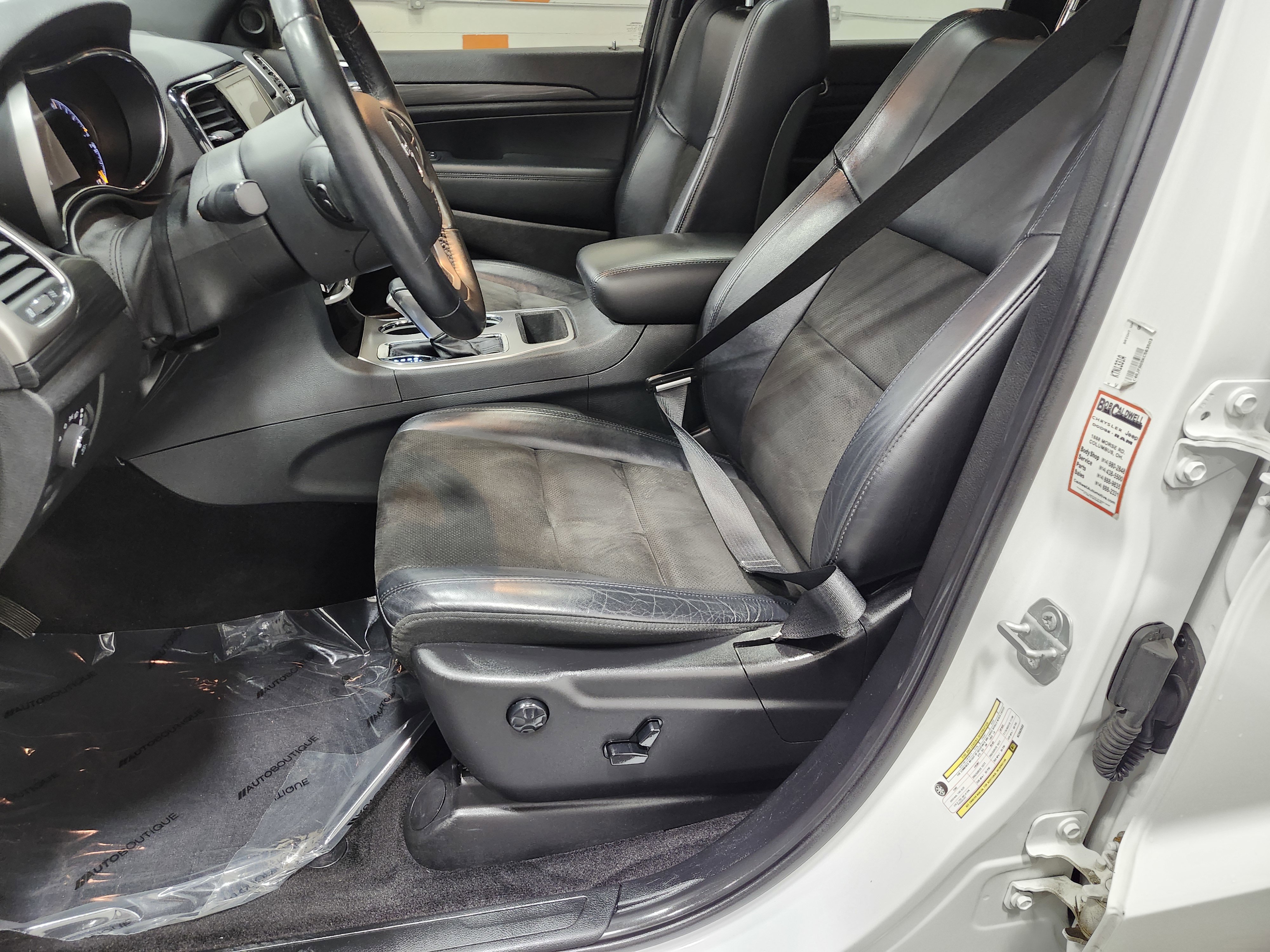 Used 2019 Jeep Grand Cherokee Altitude image 26