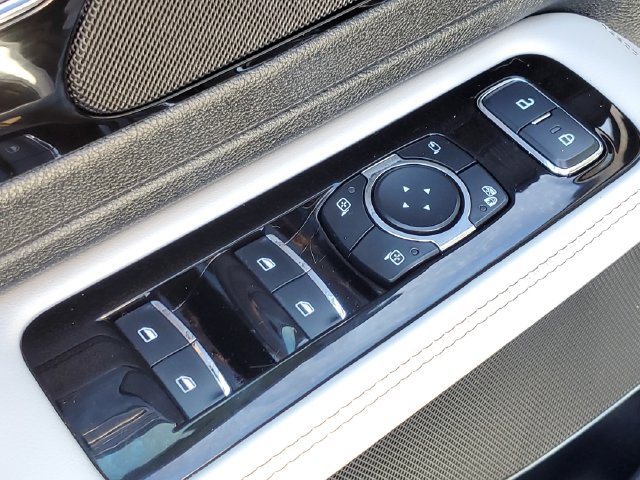 Certified 2025 Lincoln Aviator AWD w/ Jet Appearance Package image 28