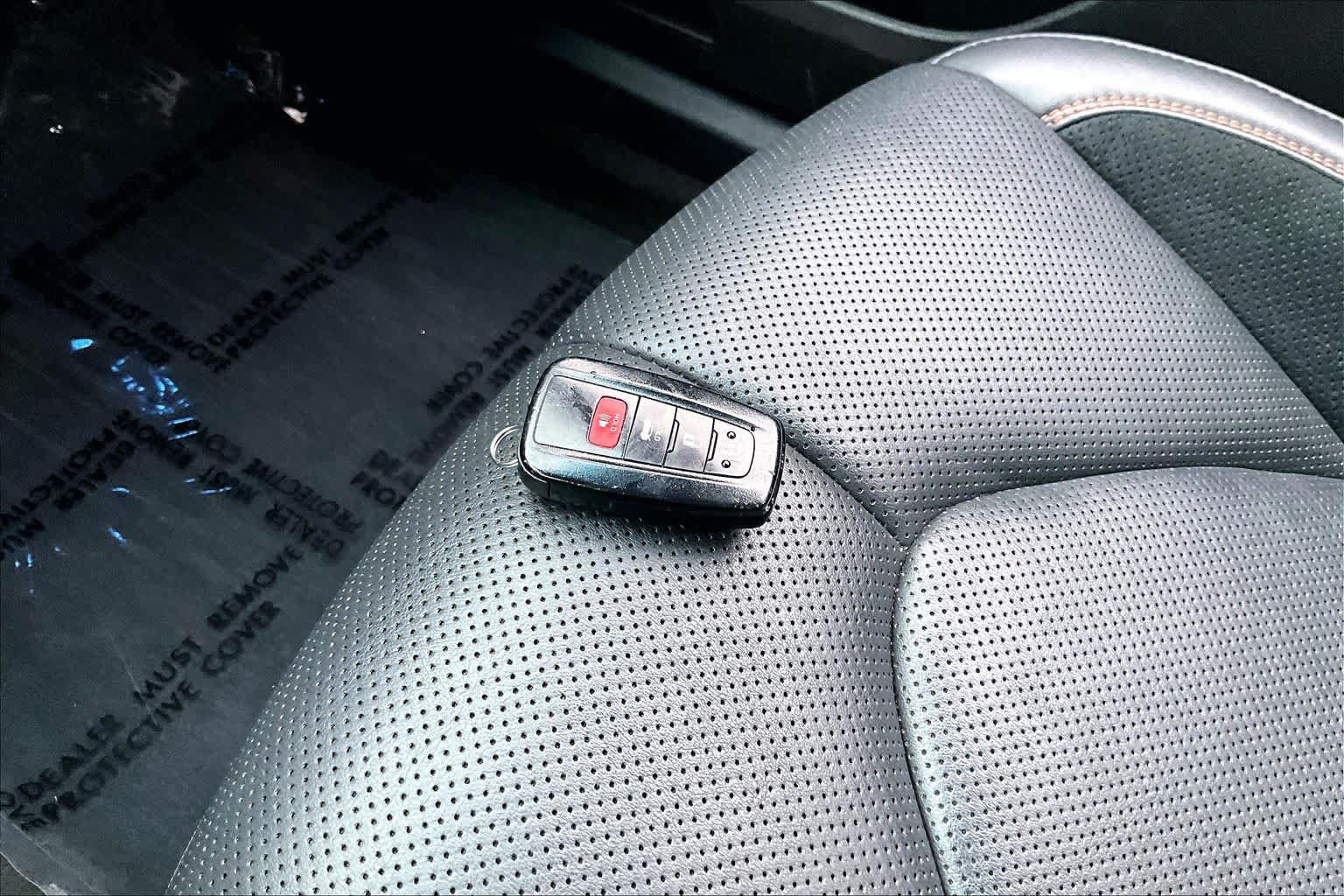 Used 2022 Toyota Avalon XSE FWD image 15