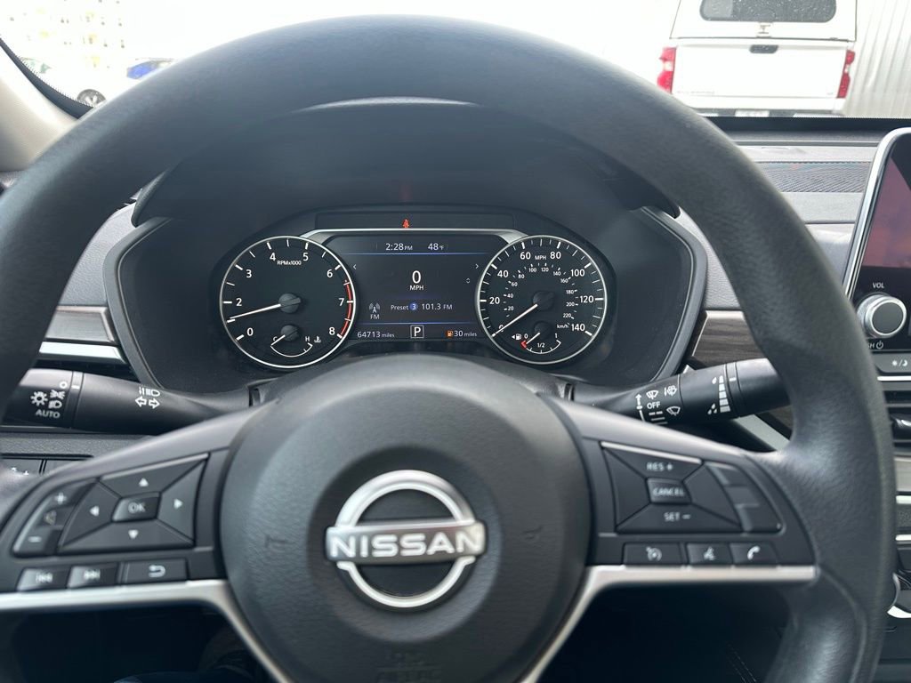 Used 2023 Nissan Altima 2.5 SV image 9