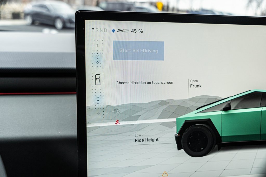 Used 2024 Tesla Cybertruck AWD Crew Cab image 19