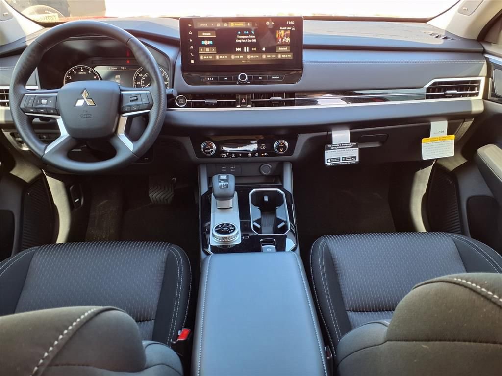 Used 2026 Mitsubishi Outlander ES FWD image 11