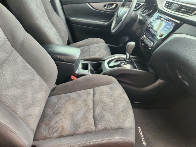 Used 2016 Nissan Rogue SV FWD image 13