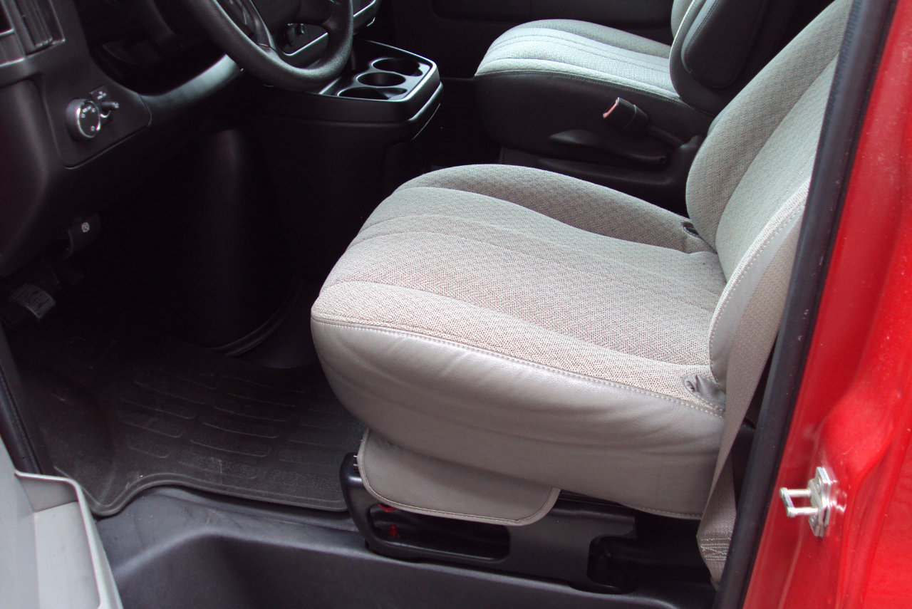 Used 2013 Chevrolet Express 1500 LT w/ LT Preferred Equipment Group image 17