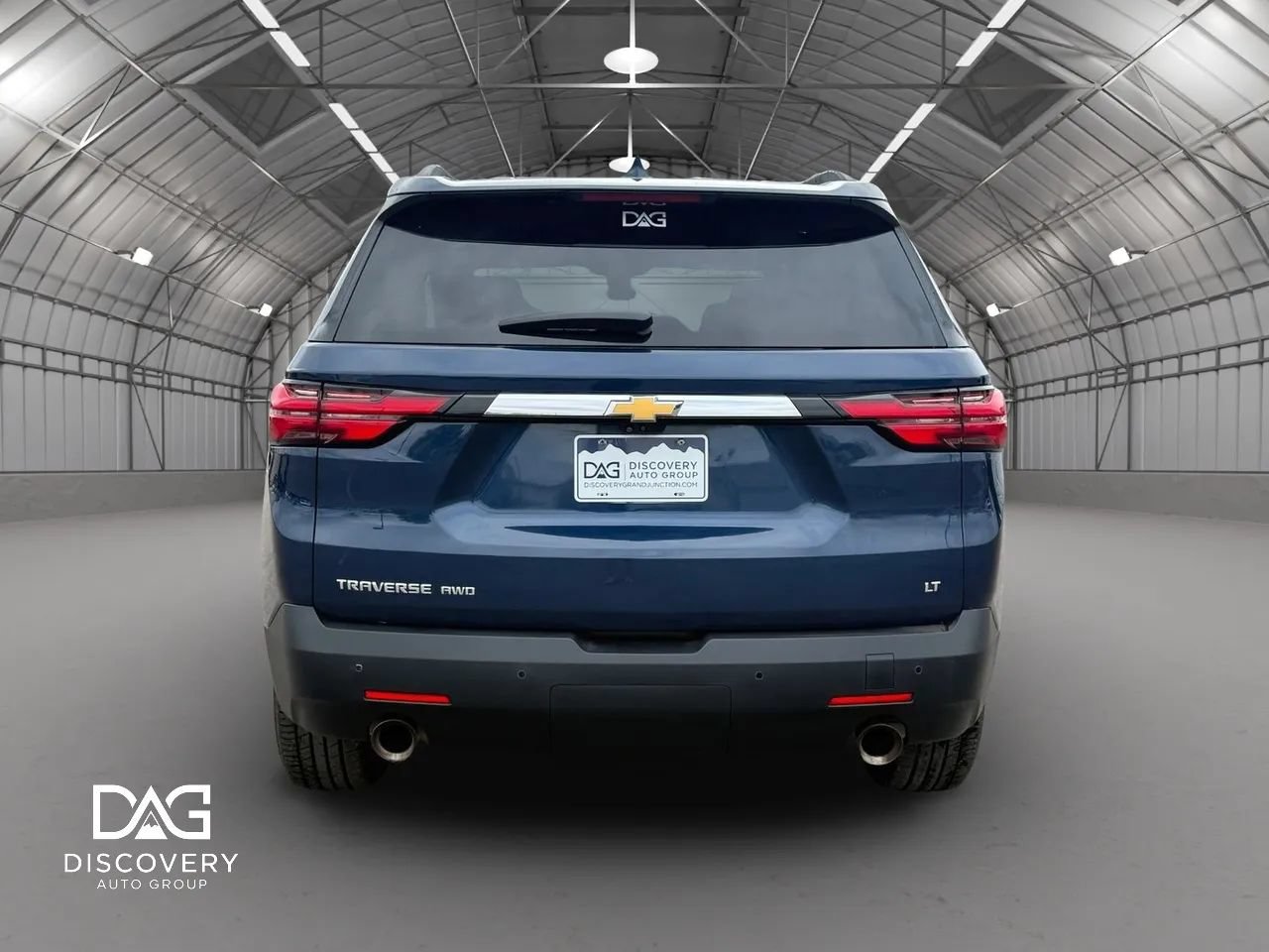 Used 2023 Chevrolet Traverse LT w/ Rear Camera Mirror Package AWD/4WD image 4
