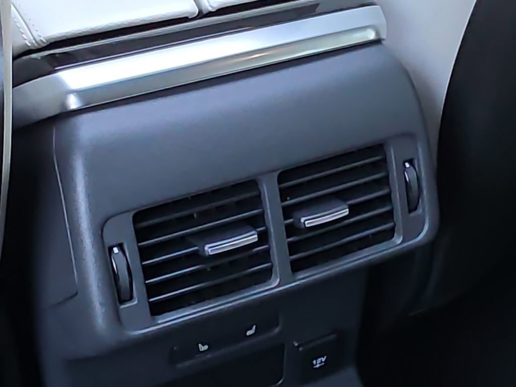 Used 2019 Land Rover Range Rover Velar S image 21