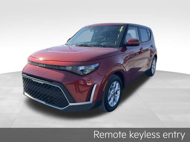 Certified 2023 Kia Soul S image 4