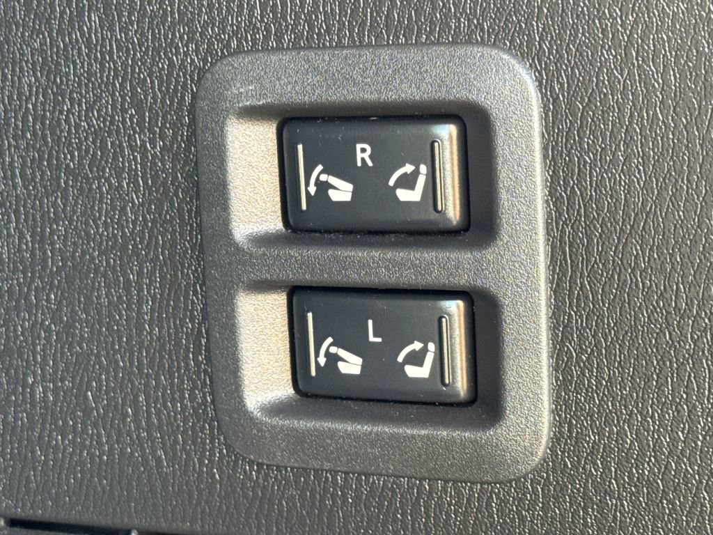 Used 2022 Nissan Armada Platinum w/ Captain's Chairs Package AWD/4WD image 43