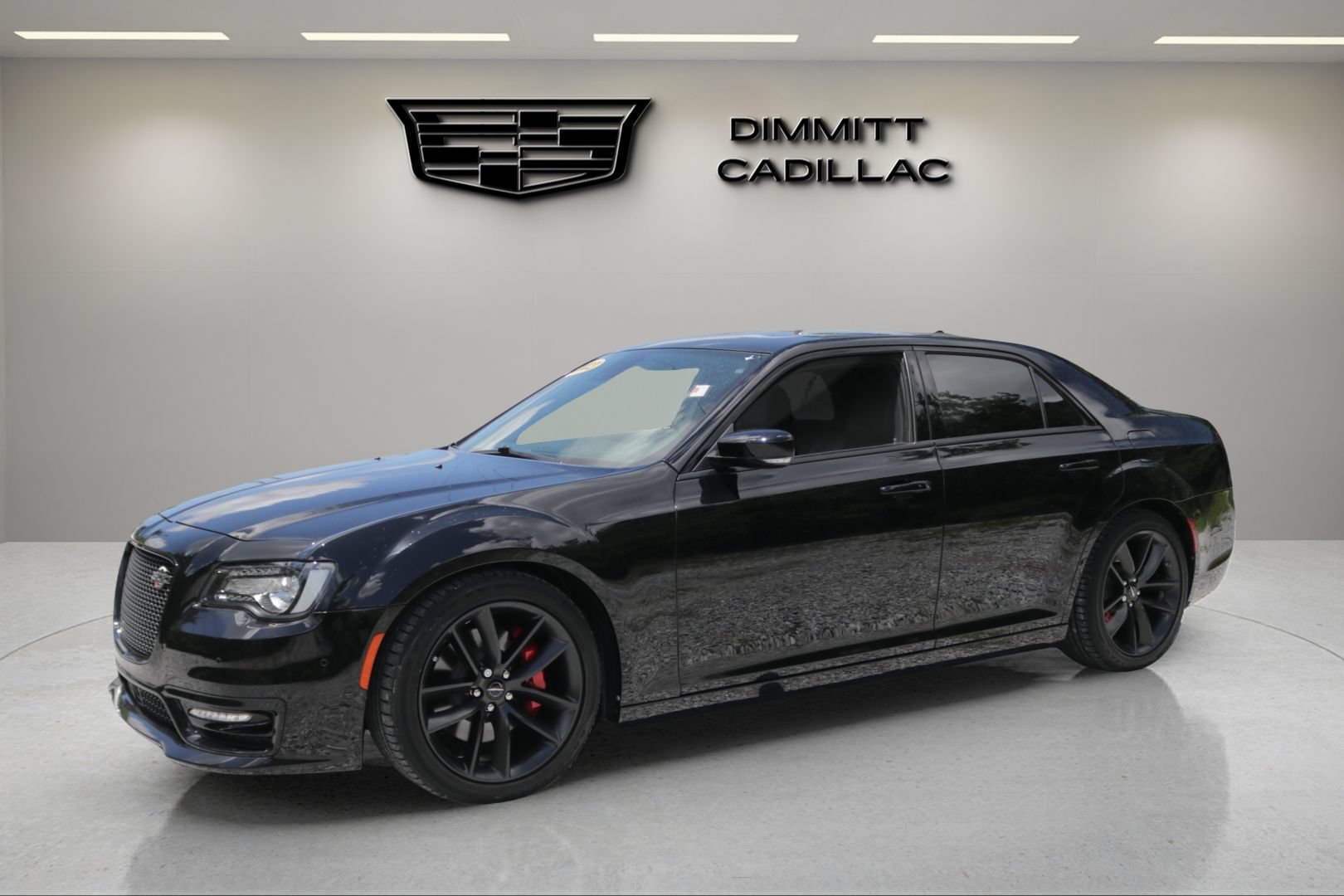 Used 2023 Chrysler 300 C RWD image 1