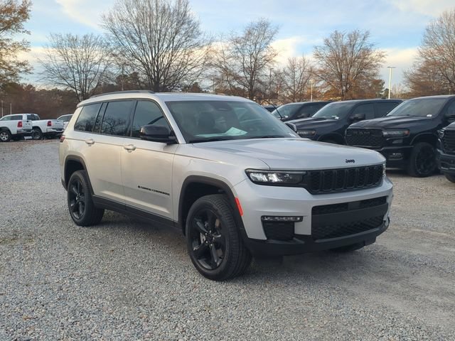 New 2025 Jeep Grand Cherokee L Limited w/ Black Appearance Package AWD/4WD image 7