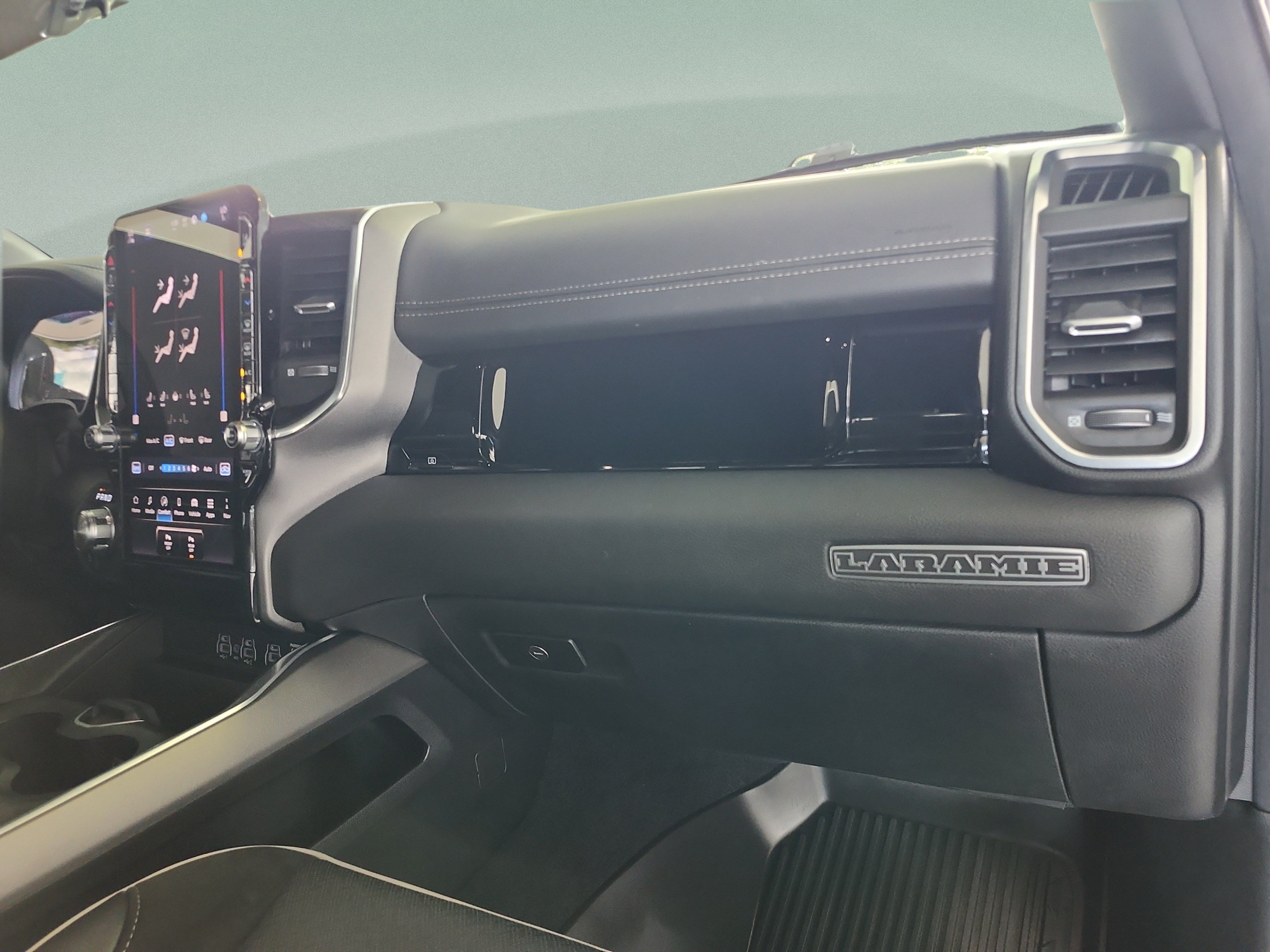 Used 2025 RAM 1500 Laramie w/ Night Edition AWD/4WD image 22
