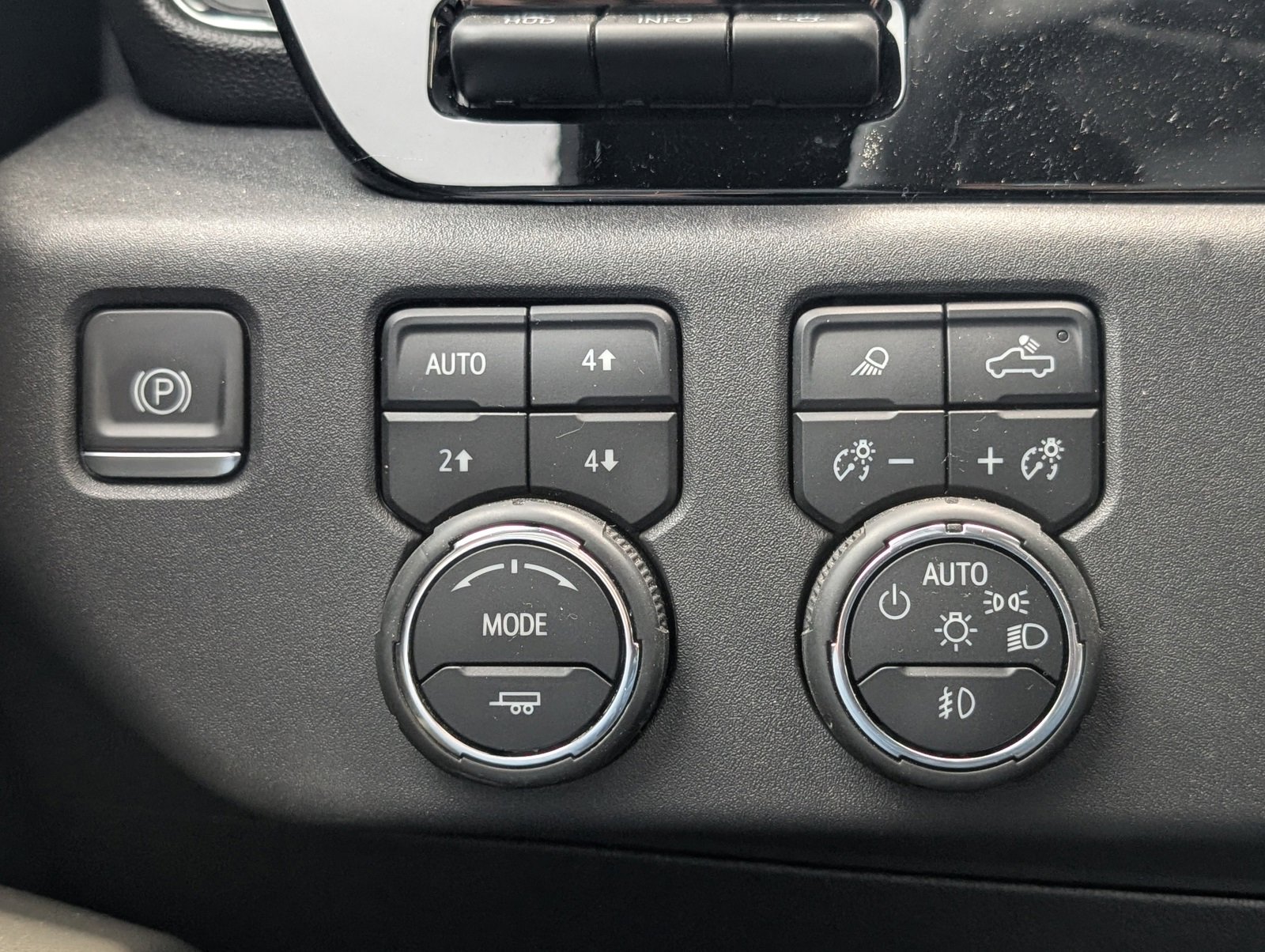 Used 2023 Chevrolet Silverado 1500 ZR2 w/ Technology Package image 14