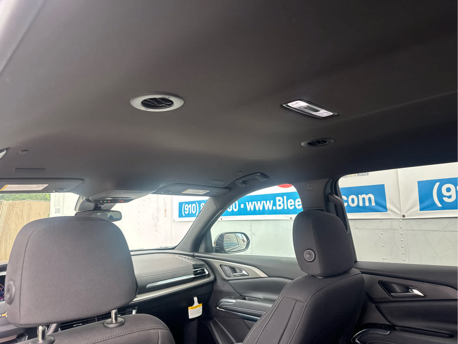 Used 2025 Chevrolet Traverse LT w/ Driver Confidence Package FWD image 38