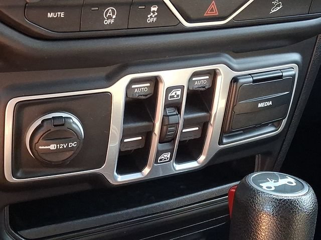 Used 2018 Jeep Wrangler Unlimited Sport S AWD/4WD image 22
