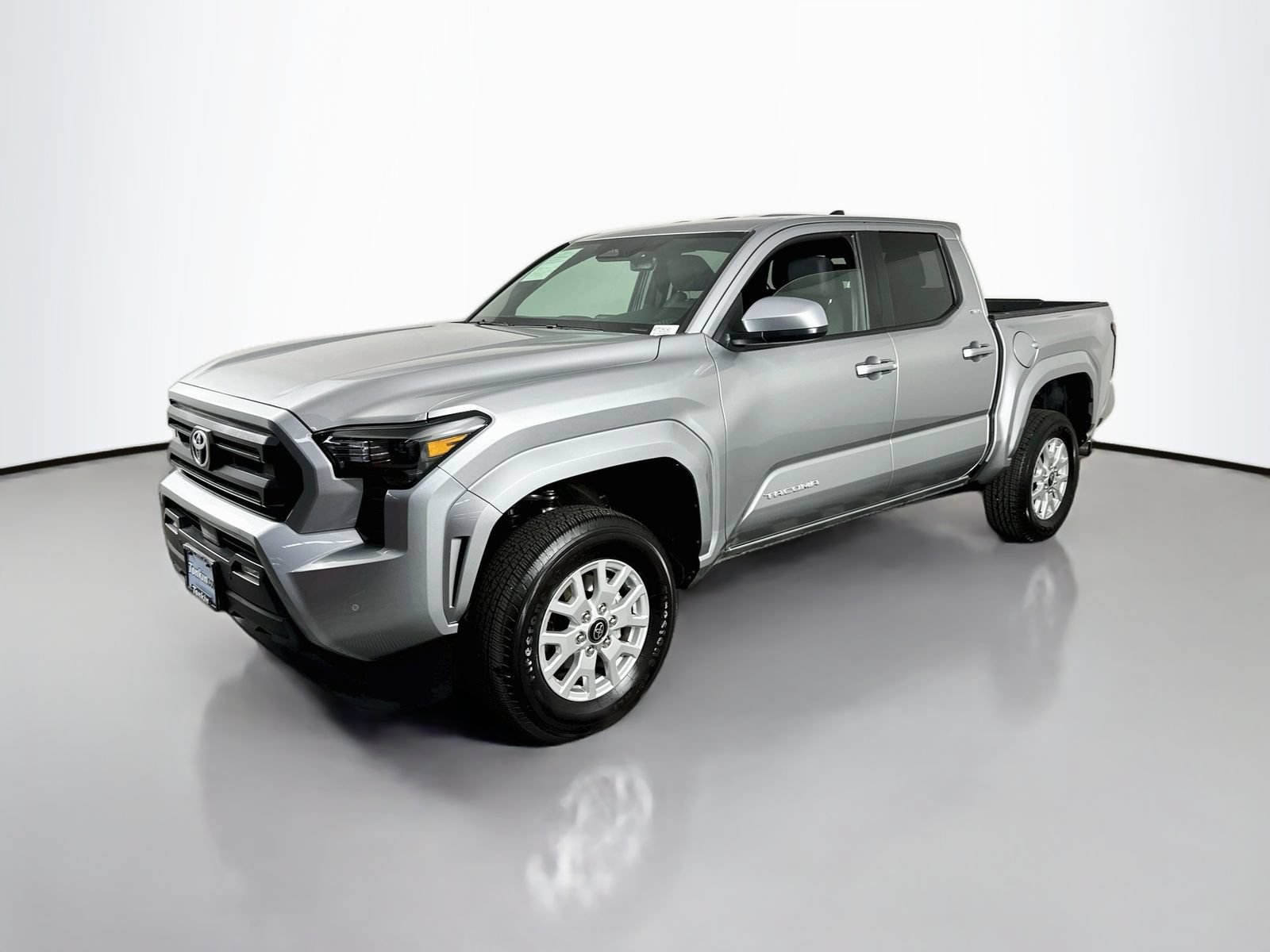 Certified 2025 Toyota Tacoma SR5 w/ SR5 Upgrade Package AWD/4WD image 3