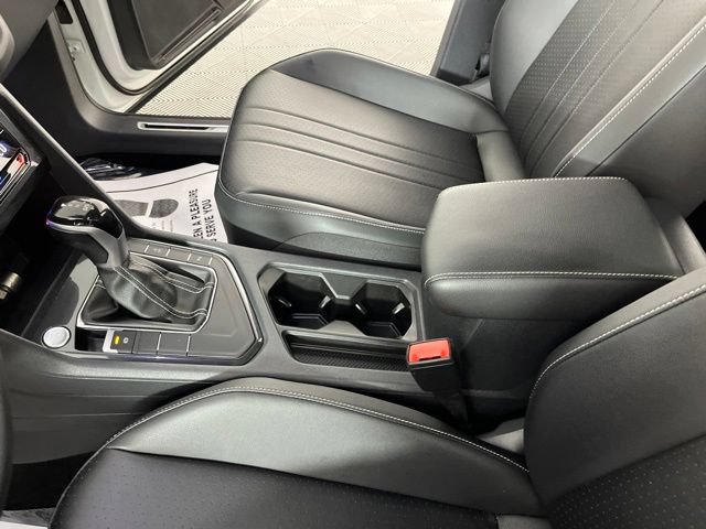 Used 2023 Volkswagen Tiguan SE R-Line FWD image 29