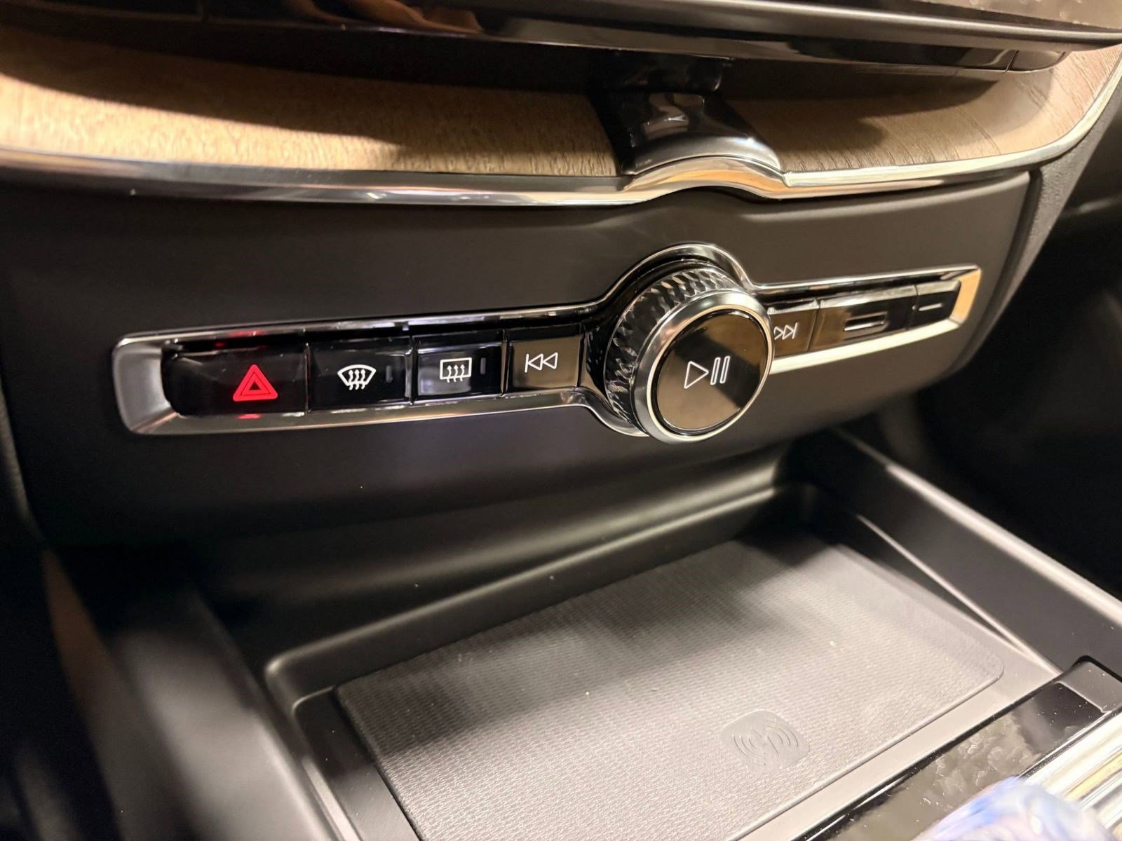 Certified 2026 Volvo XC60 B5 Plus w/ Protection Package Premier image 20