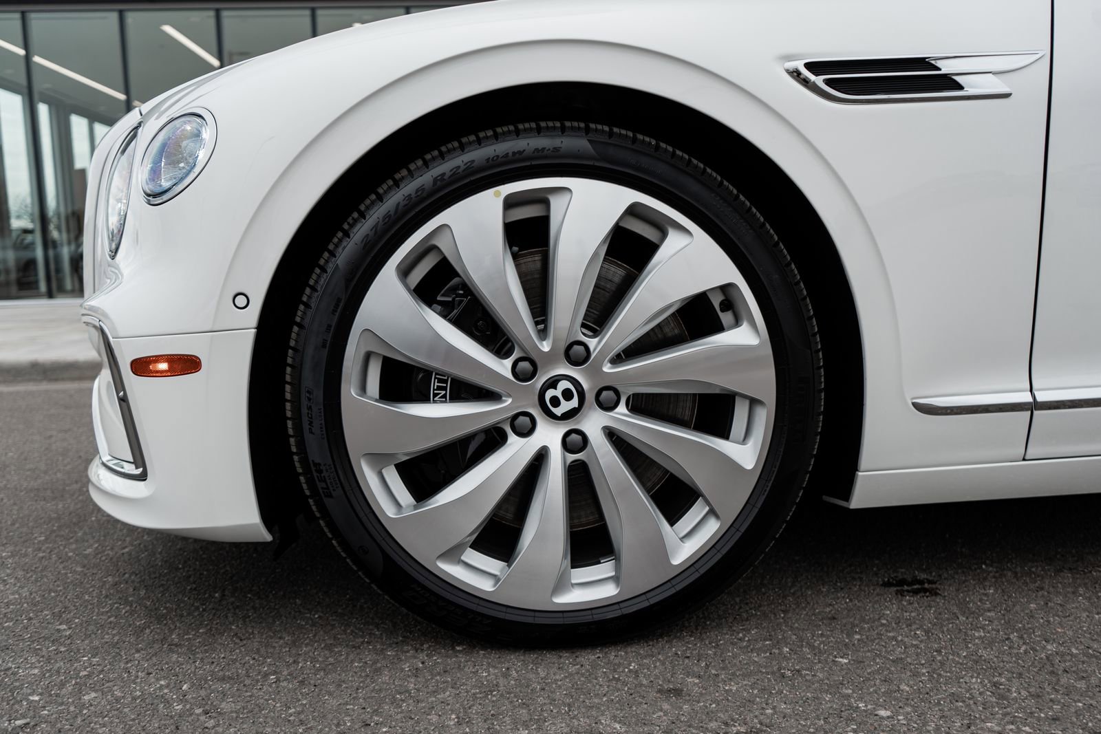 New 2026 Bentley Flying Spur Plug-In Hybrid image 6