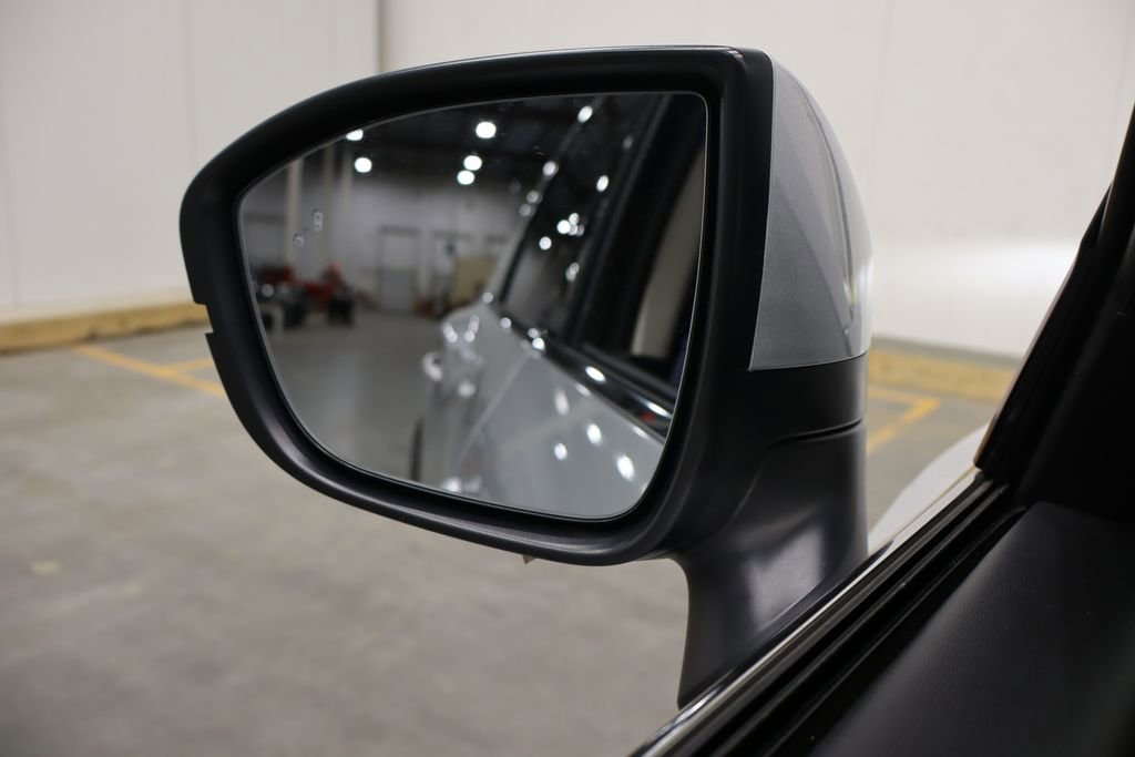 Used 2024 Nissan Pathfinder SV image 41