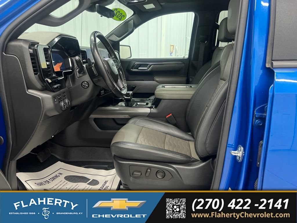 Used 2022 Chevrolet Silverado 1500 ZR2 w/ Technology Package AWD/4WD image 9