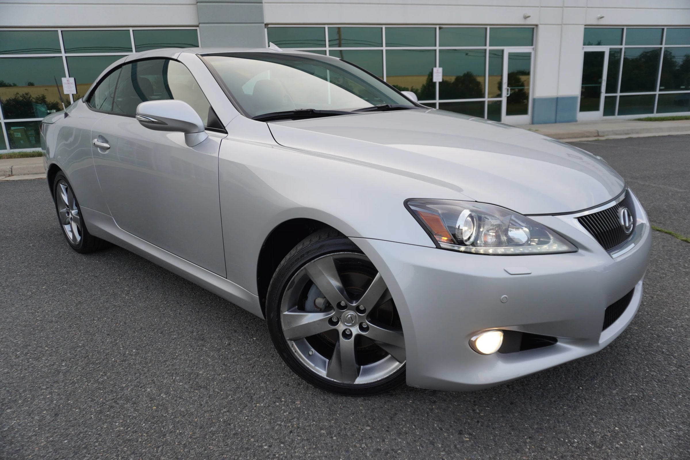 Used 2011 Lexus IS 250C RWD image 1