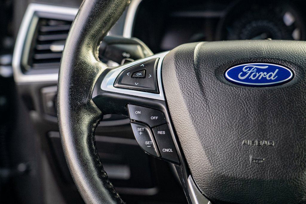 Used 2017 Ford Edge SEL w/ Canadian Touring Package image 16