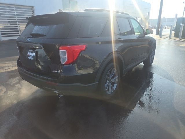 Used 2021 Ford Explorer XLT w/ Equipment Group 202A image 6