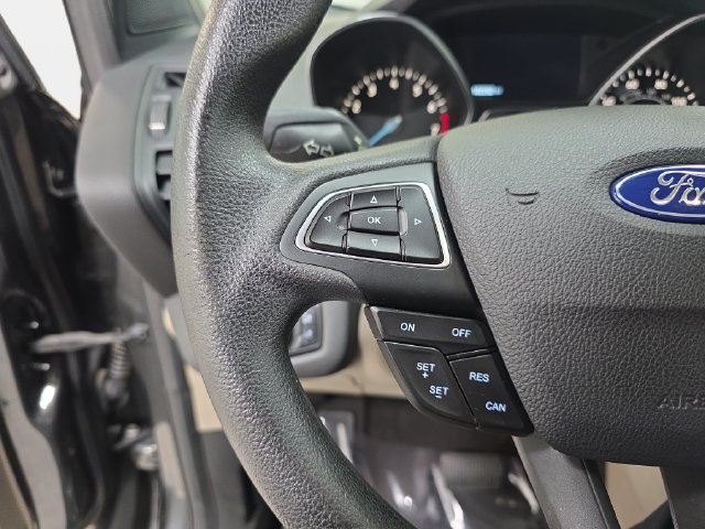 Used 2019 Ford Escape SE FWD image 17