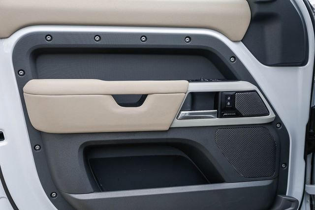 Used 2023 Land Rover Defender 110 S image 21