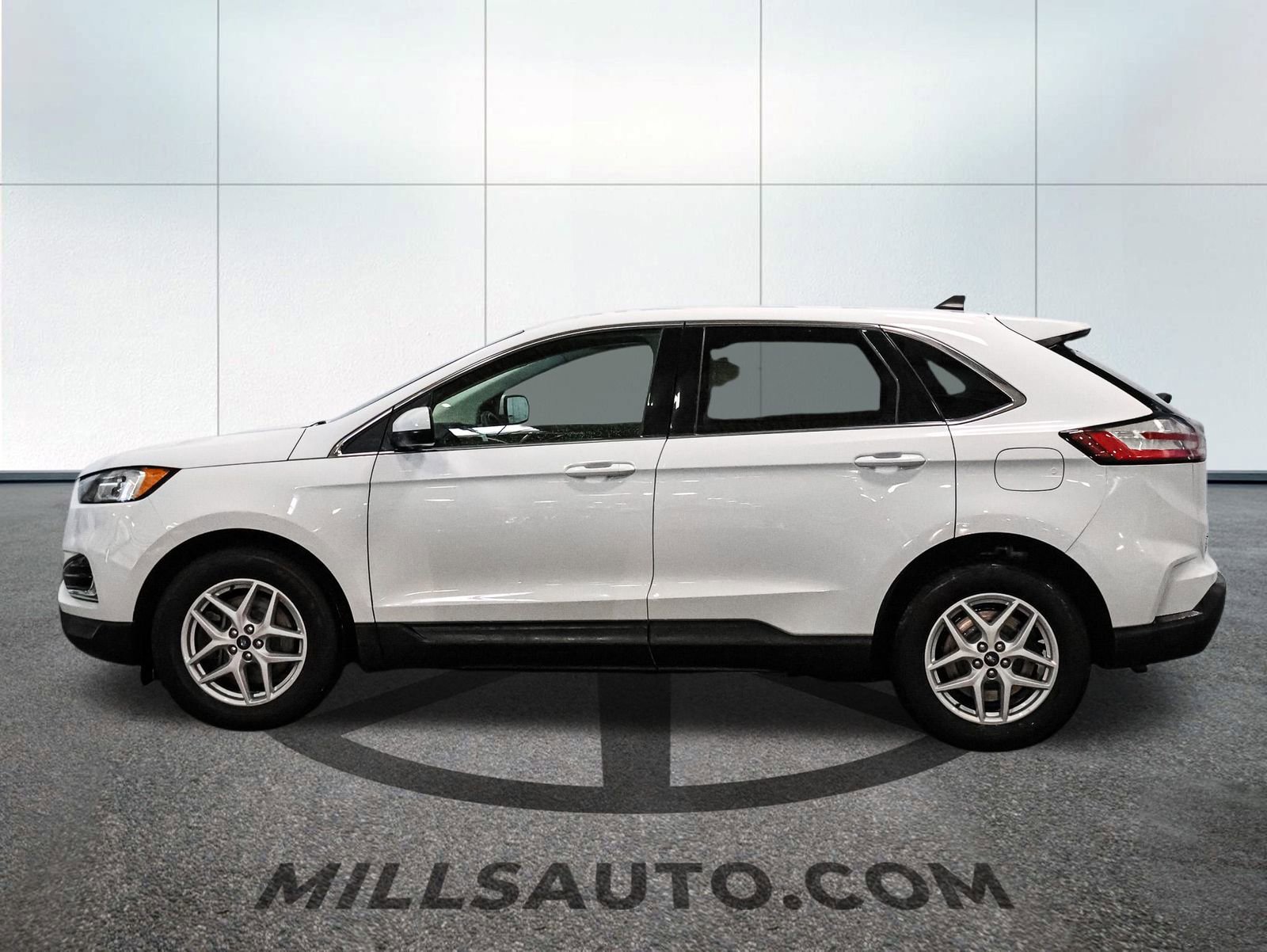 Used 2022 Ford Edge SEL image 3