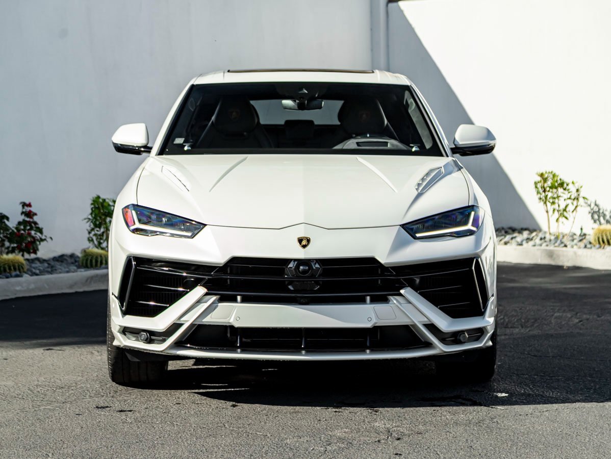 Used 2024 Lamborghini Urus S image 3
