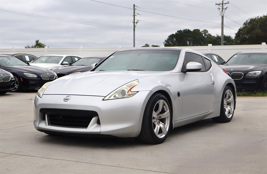 Used 2012 Nissan 370Z Coupe RWD image 3