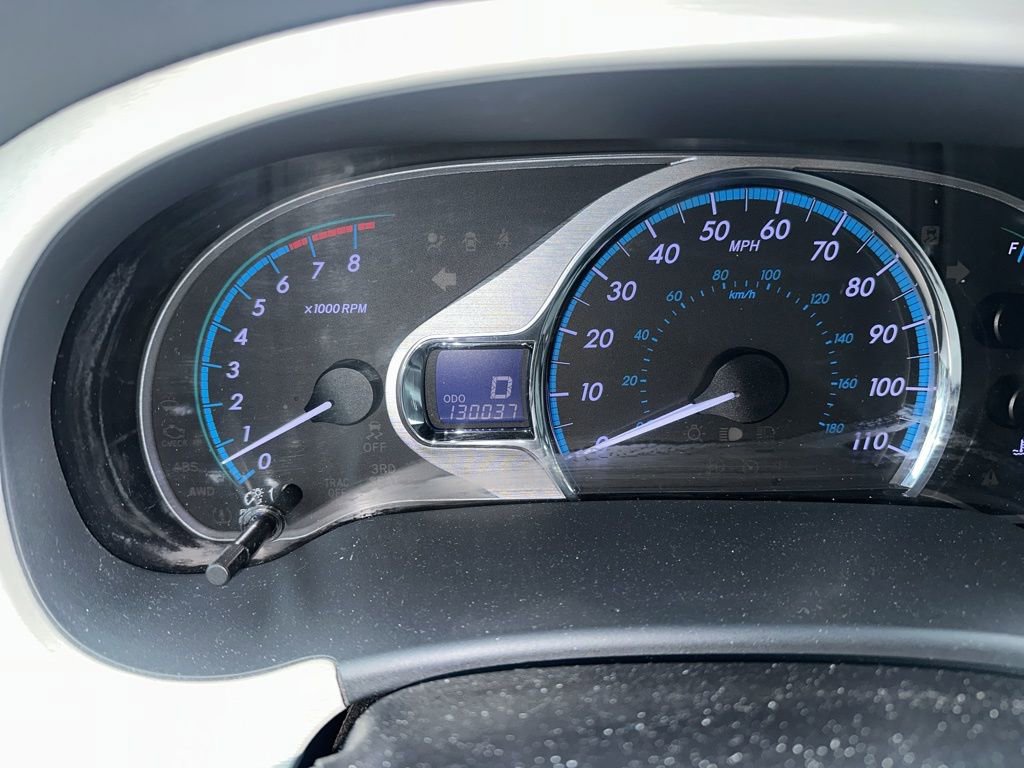 Used 2013 Toyota Sienna XLE image 30