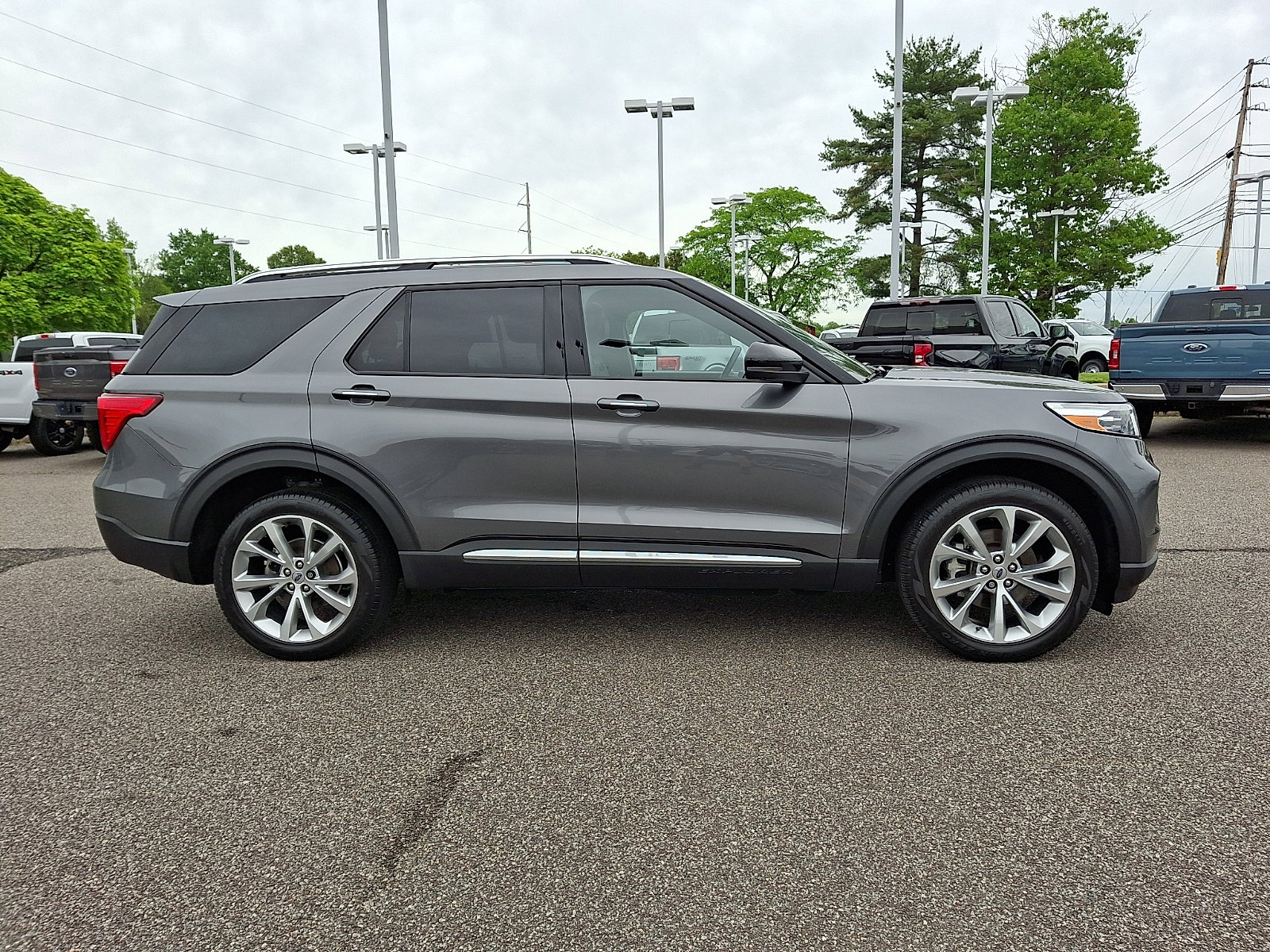 Certified 2023 Ford Explorer Platinum w/ Technology Package AWD/4WD image 12