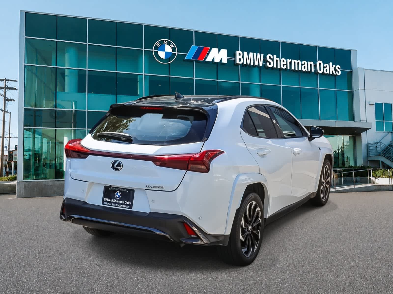 Used 2025 Lexus UX 300h FWD w/ Cold Area Package image 4
