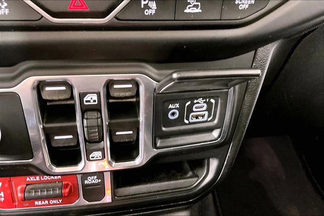 Used 2021 Jeep Gladiator Mojave w/ Cold Weather Group image 15