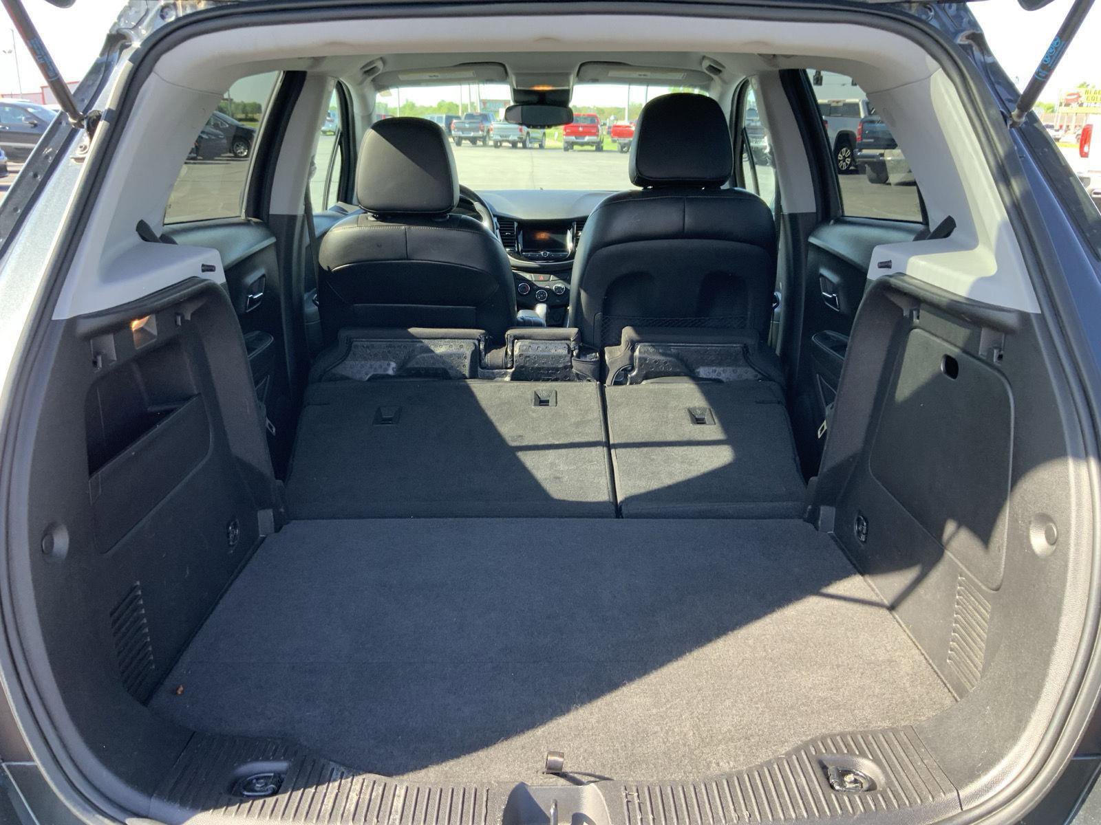 Used 2018 Chevrolet Trax LT w/ LT Convenience Package FWD image 9