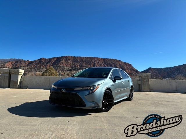 Used 2021 Toyota Corolla LE video 1