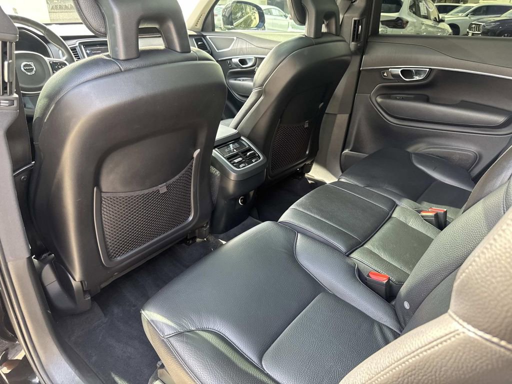 Used 2020 Volvo XC90 T6 Momentum AWD/4WD image 11