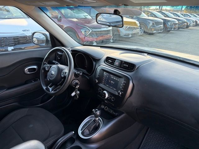 Used 2018 Kia Soul w/ Convenience Package image 11
