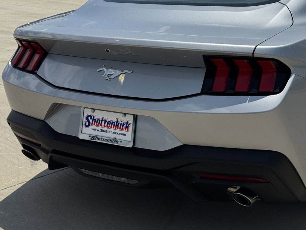 Used 2026 Ford Mustang Premium RWD image 6